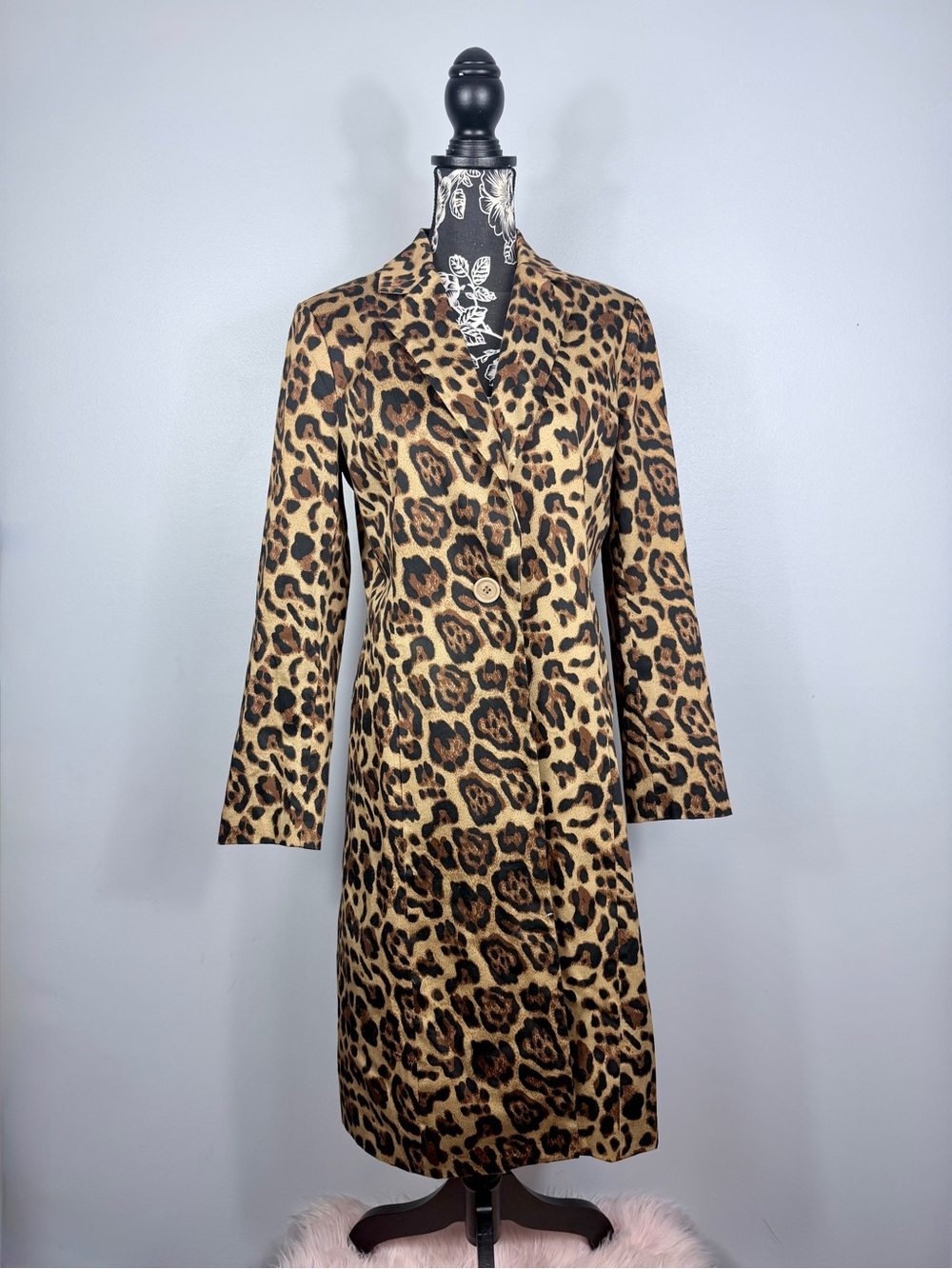 Spiegel vintage leopard print button close midi length long fitted jacket size 8